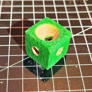 Drehspielzeug - Holzw&uuml;rfel versenkt